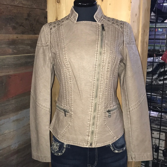 🛑SOLD OUT🛑 New Vegan Leather Brown Tan Jacket - Picture 3 of 7